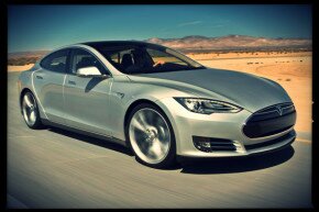 2013-Tesla-Model-S-front